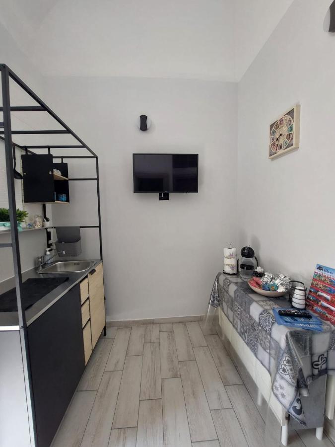 City Wonders B&B เนเปิลส์ ภายนอก รูปภาพ
